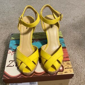 Women’s wedge sandals, size 9, color yellow